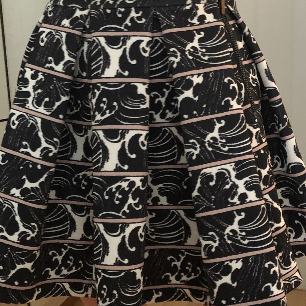 Elizabeth & James Skirt poof skirt